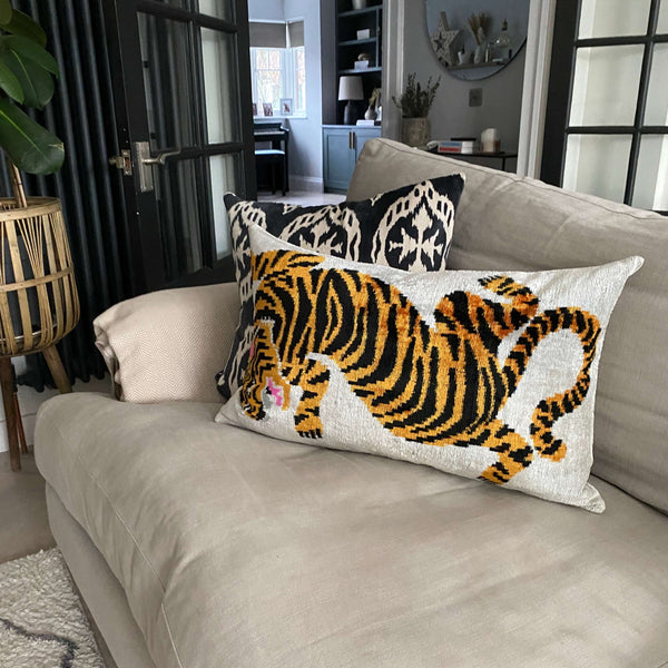 Tiger Ikat Velvet cushion cover - 40 x 60 cm