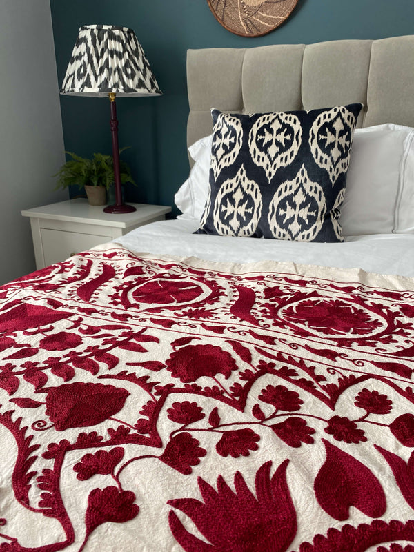 Red Cotton Suzani  Throw Bedspread 145 x 200 cm (XN00011)