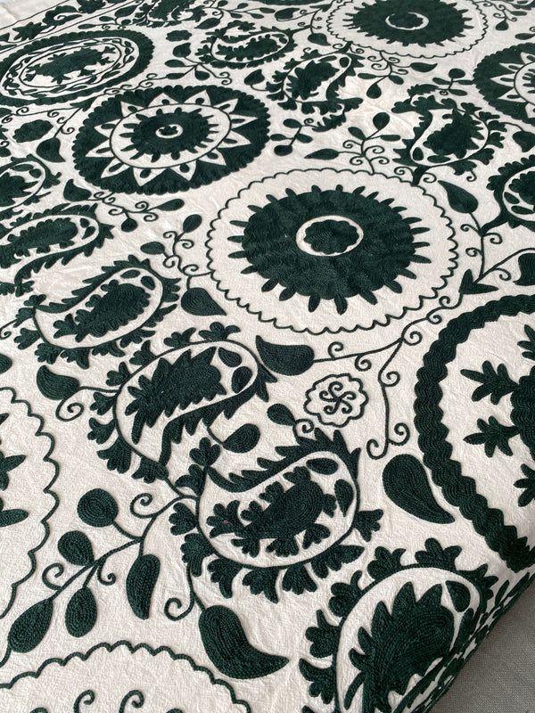 Dark Green Cotton Suzani  Throw Bedspread 145 x 200 cm (XN00012)