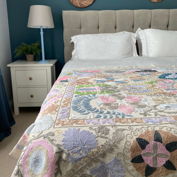 Pastel Cotton Suzani  Throw Bedspread 145 x 200 cm (XN00022)