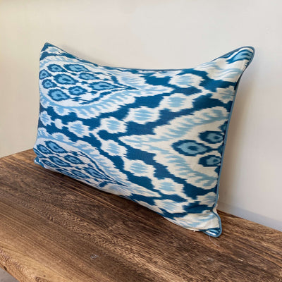 IKAT cushion cover - Blue with piping - 40 x 60 cm