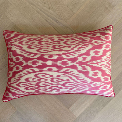 IKAT cushion cover - Pink with piping - 40 x 60 cm