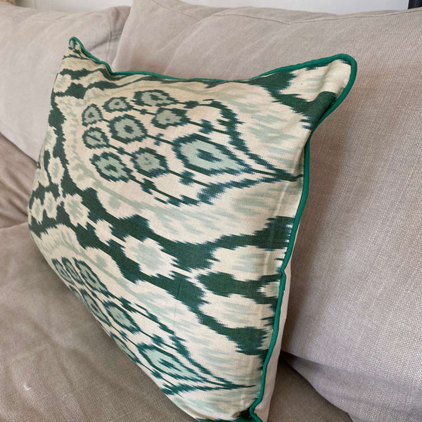 IKAT cushion cover - Green with piping - 40 x 60 cm