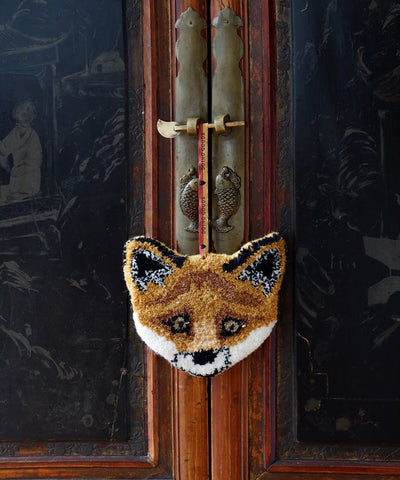 Vinny Fox Gift Hanger