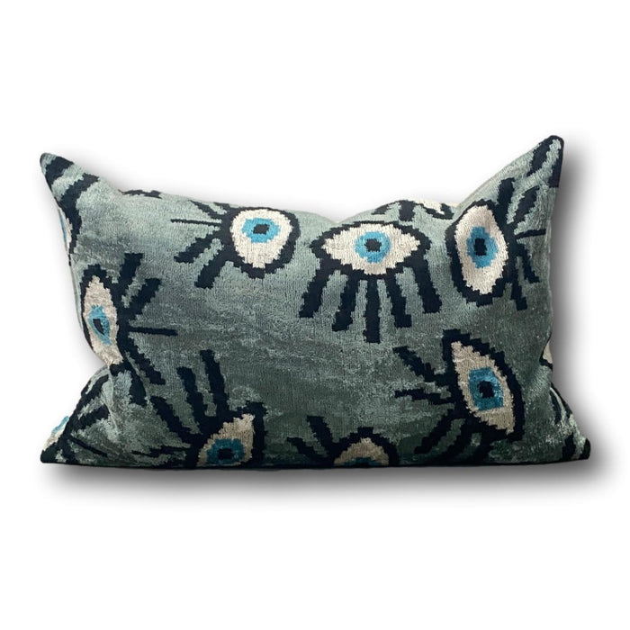 Velvet cushion cover - Blue Eye - 40 x 60 cm