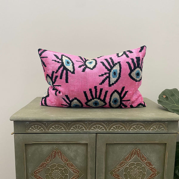 Velvet cushion cover - Candy Pink Eye - 40 x 60 cm
