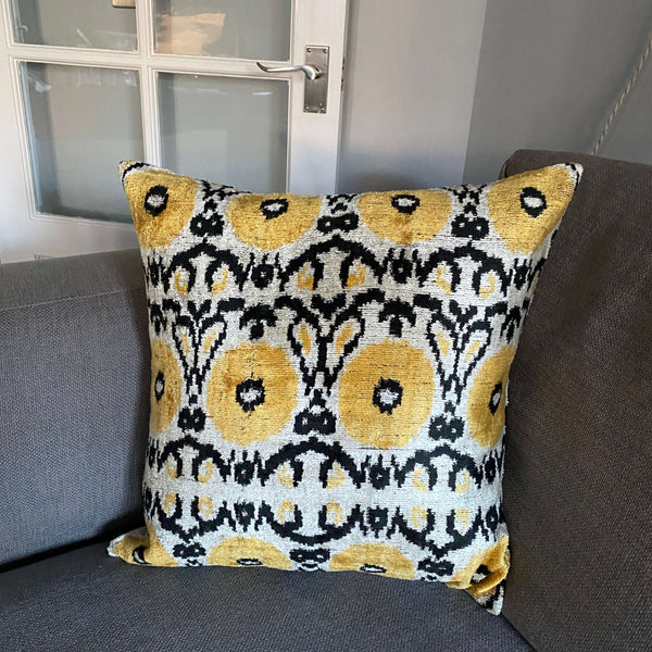 Ikat Velvet Cushion cover - Black and Yellow Daisy Velvet -  50 x 50 cm
